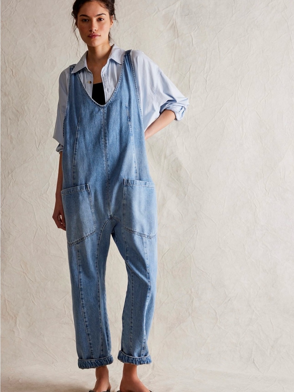 Free People High Roller Jumpsuit/ Overalls light blue denim SZ L NWT - Picture 2 of 9